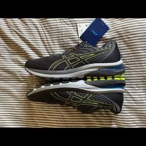 Men’s ASICS Gel-Cumulus 22 Size 10.5 - NEW IN BOX